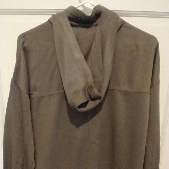 Lightweight jacket with hoodie - Picture 3 of 3